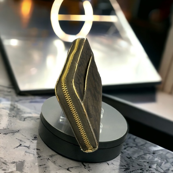 Coach Long Zip Around Wallet - Picture 4 of 5